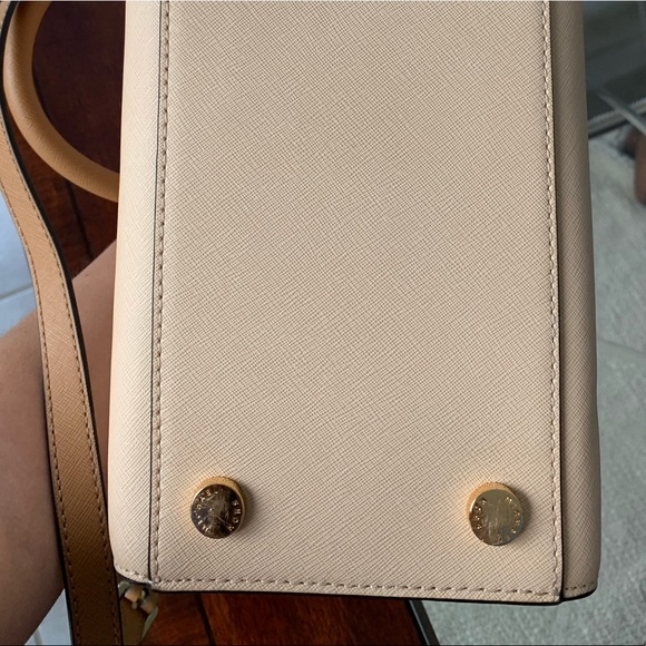 Michael Kors Large Selma Saffiano Leather Satchel Handbag - Picture 4 of 8